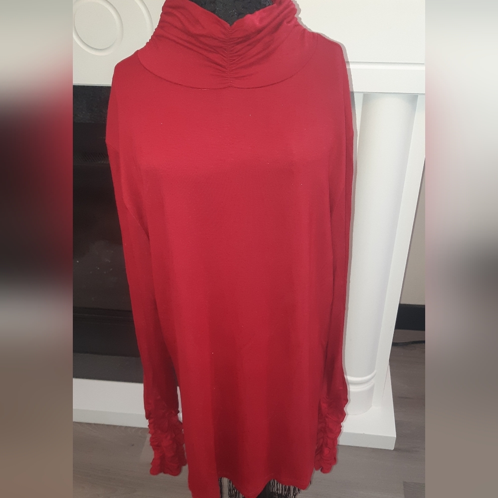 Women's Red Coral Chic Red Long Sleeve Mock Neck Top Size Medium